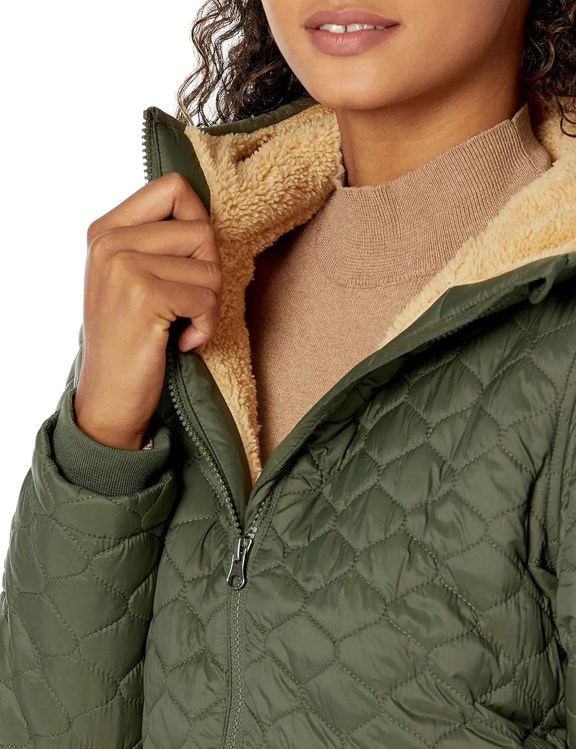Amazon Essentials Women's Lightweight Quilted Full-Zip Water-Resistant Sherpa-Lined Hooded Puffer Jacket