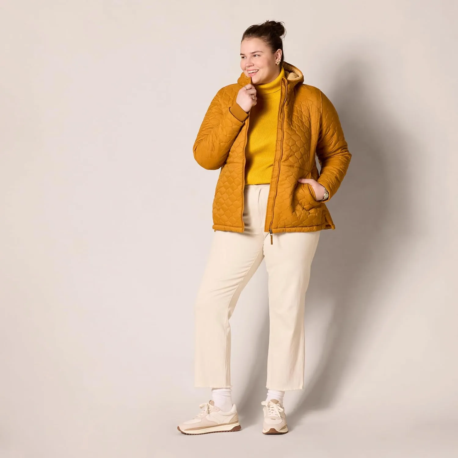 Amazon Essentials Women's Lightweight Quilted Full-Zip Water-Resistant Sherpa-Lined Hooded Puffer Jacket