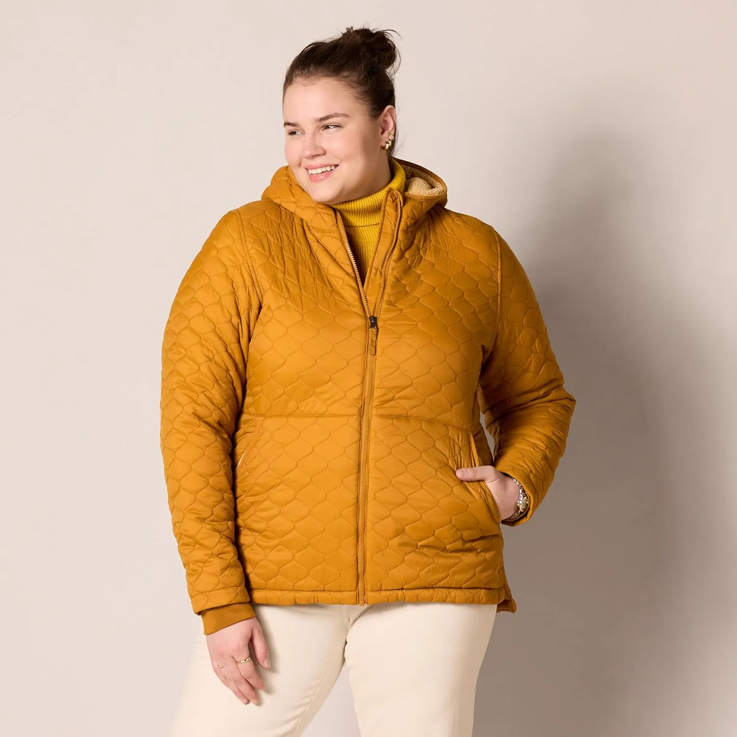 Amazon Essentials Women's Lightweight Quilted Full-Zip Water-Resistant Sherpa-Lined Hooded Puffer Jacket