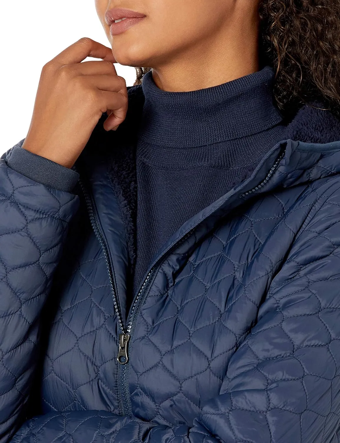 Amazon Essentials Women's Lightweight Quilted Full-Zip Water-Resistant Sherpa-Lined Hooded Puffer Jacket
