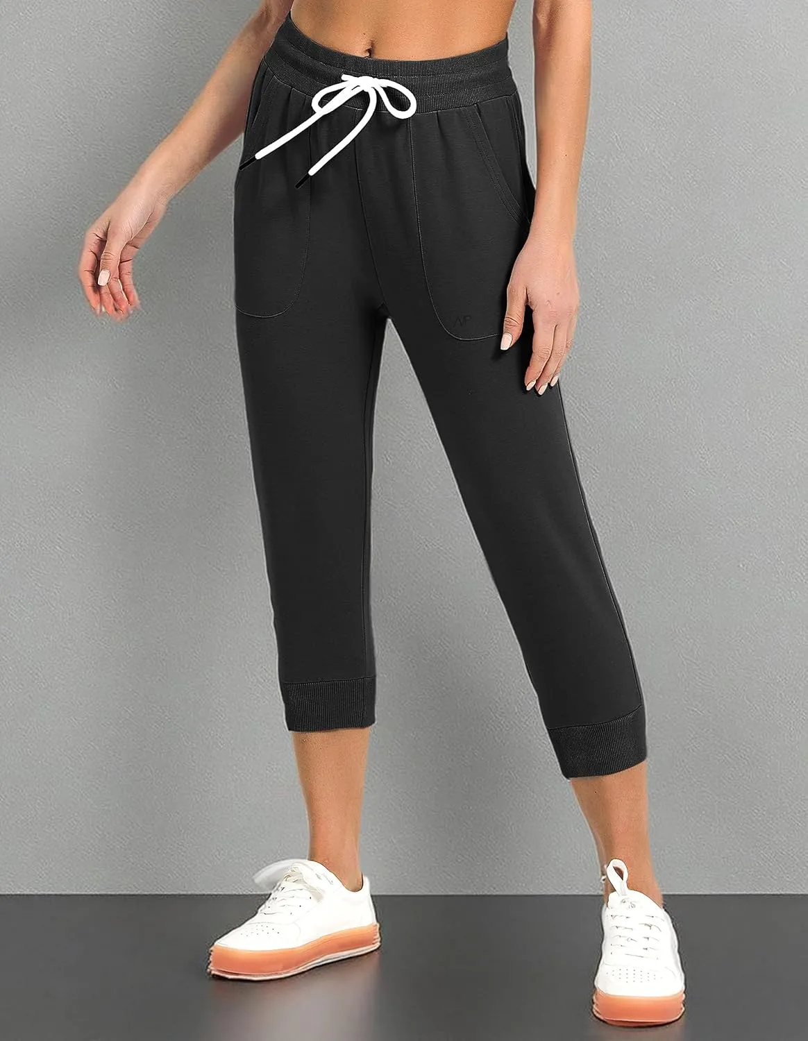 SPECIALMAGIC Women's Sweatpants Capri Pants Cropped Jogger Running Pants Lounge Loose Fit Drawstring Waist with Side Pockets